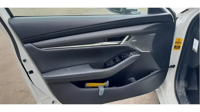 Revêtement portière 4portes arrière gauche Mazda 3.