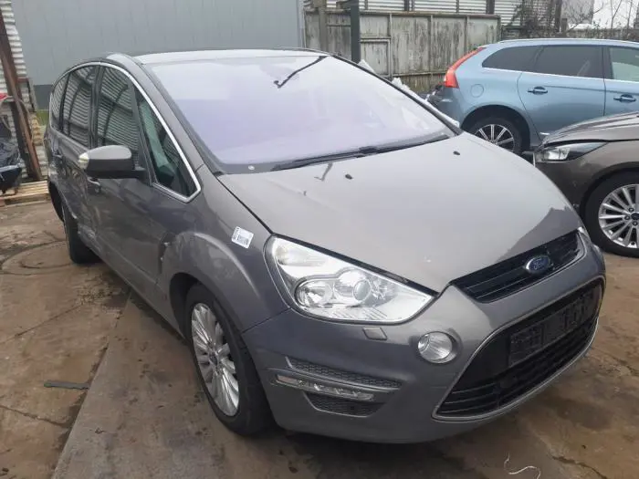 Faux châssis Ford S-Max