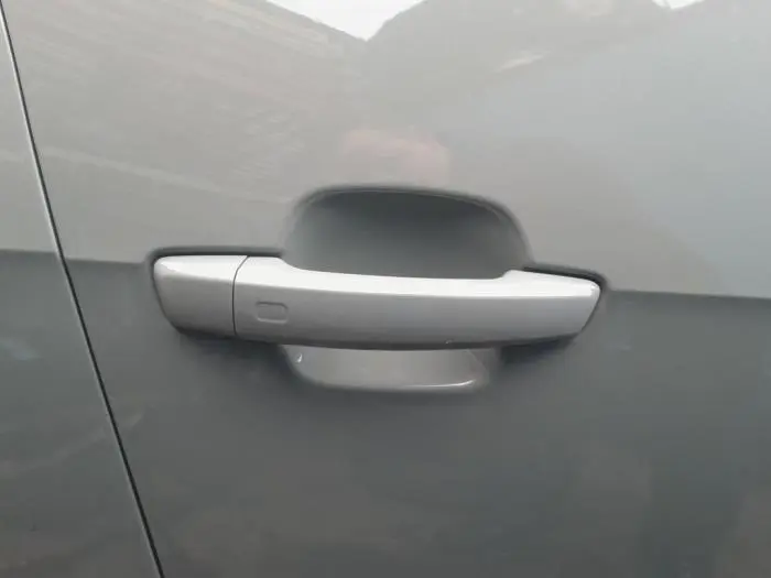 Poignée portière 4portes avant droite Audi Q2